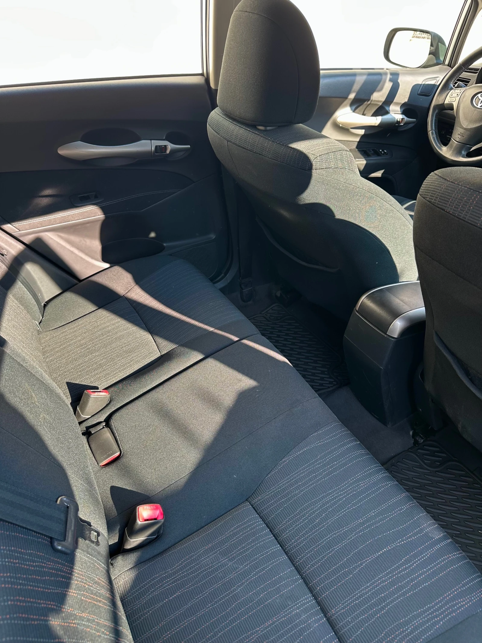 Toyota Auris  - изображение 10