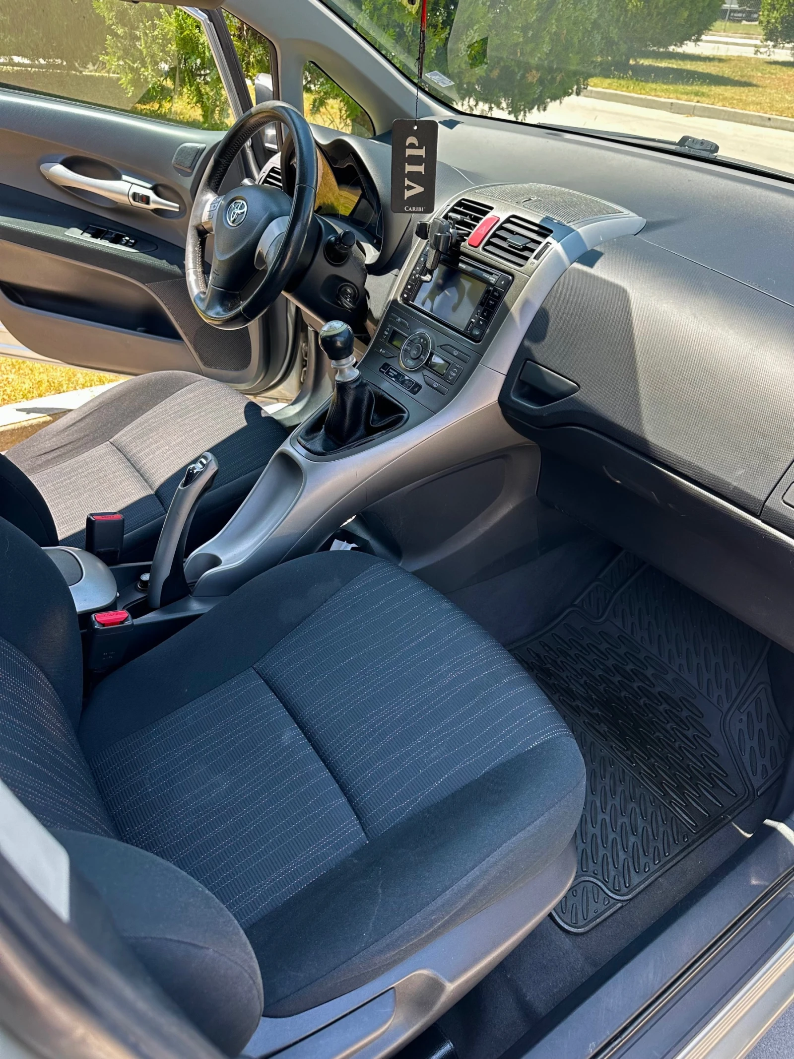 Toyota Auris  - изображение 8