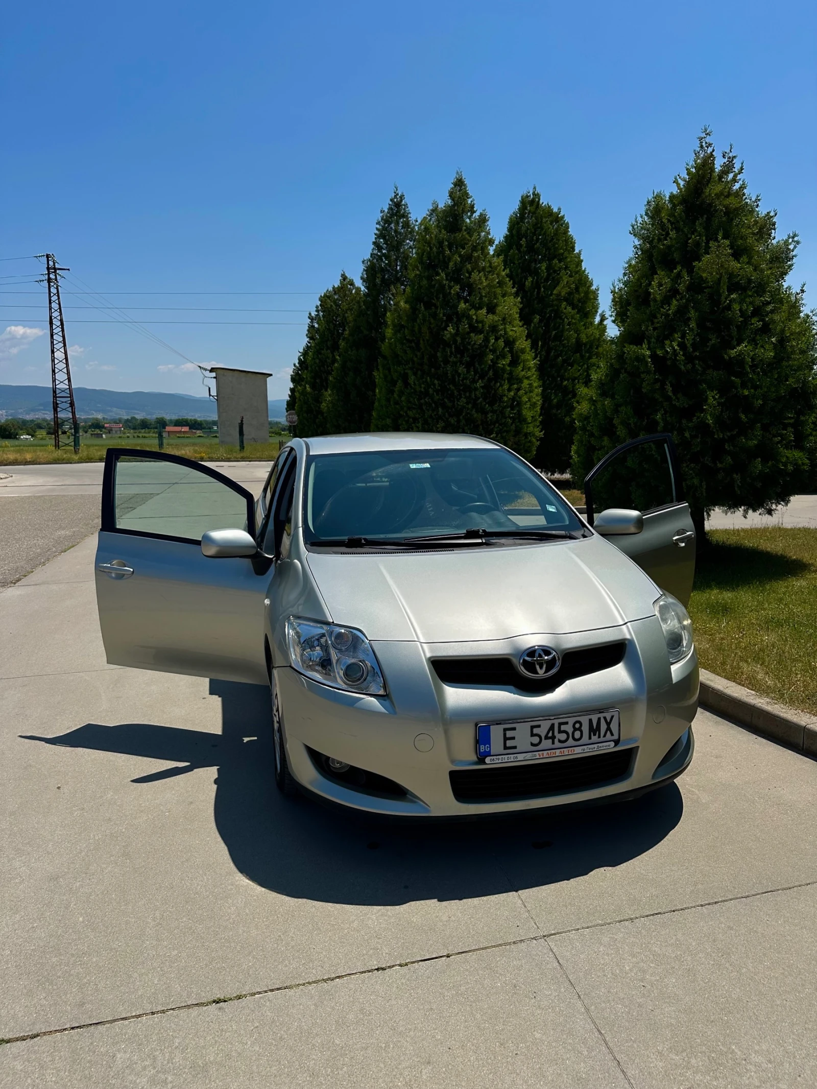 Toyota Auris  - изображение 2