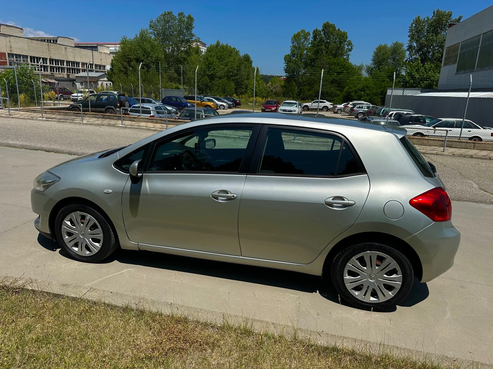 Toyota Auris  - изображение 5
