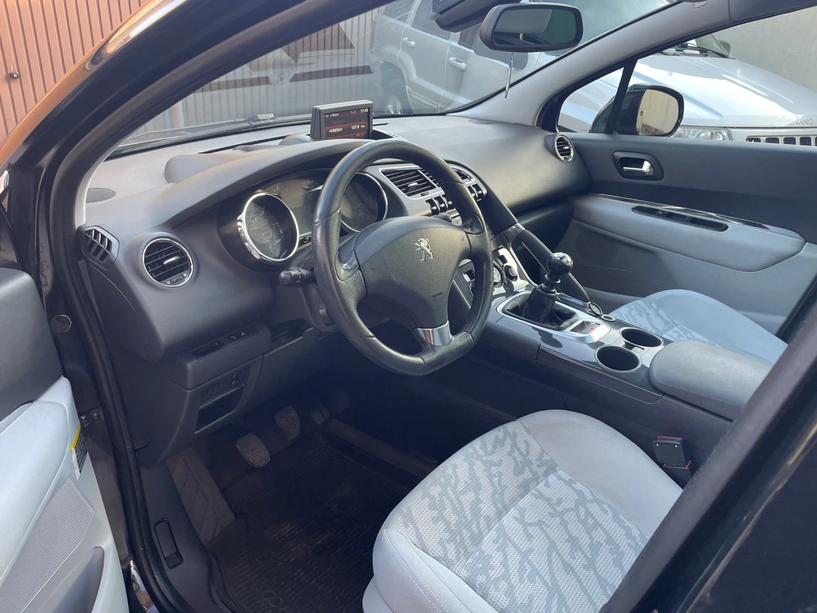 Peugeot 3008 2.0 HDi 150 - изображение 8