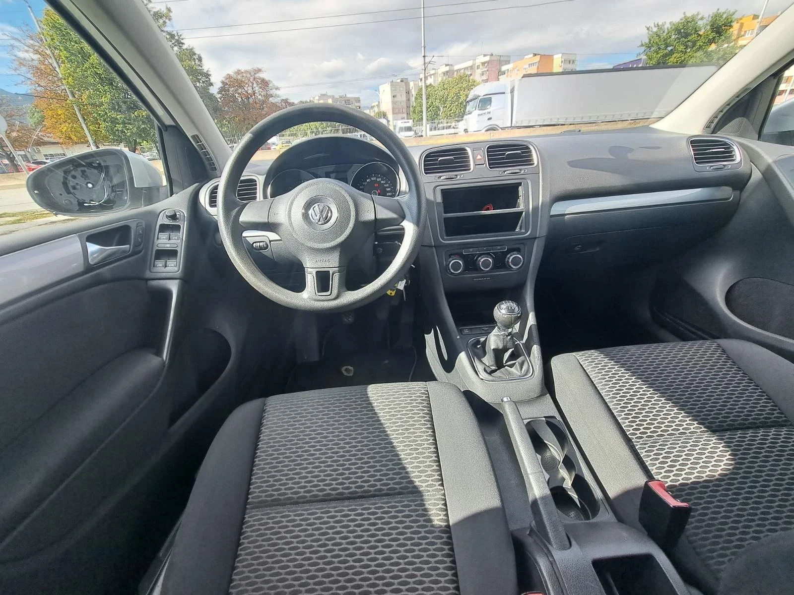 VW Golf 1.6TDI | Mobile.bg   13