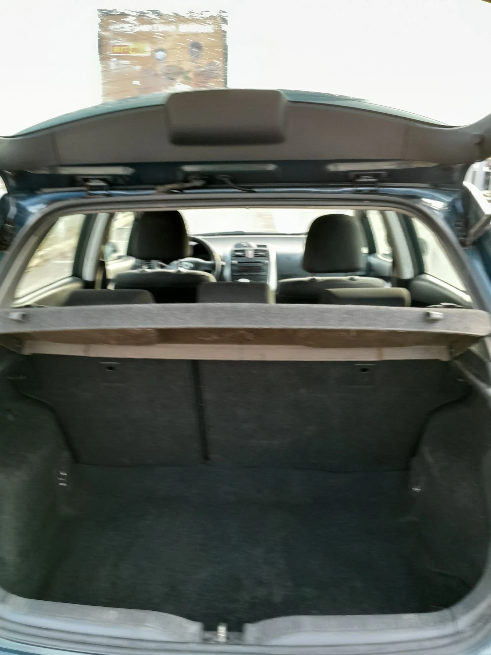 Toyota Auris 1.4 от първи собственик - изображение 9