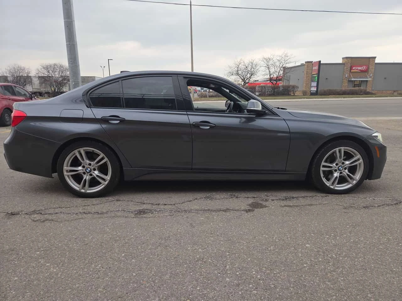 BMW 330 * xDrive * 2 ����� * �������� ���� * ������� | Mobile.bg � ����������� 3