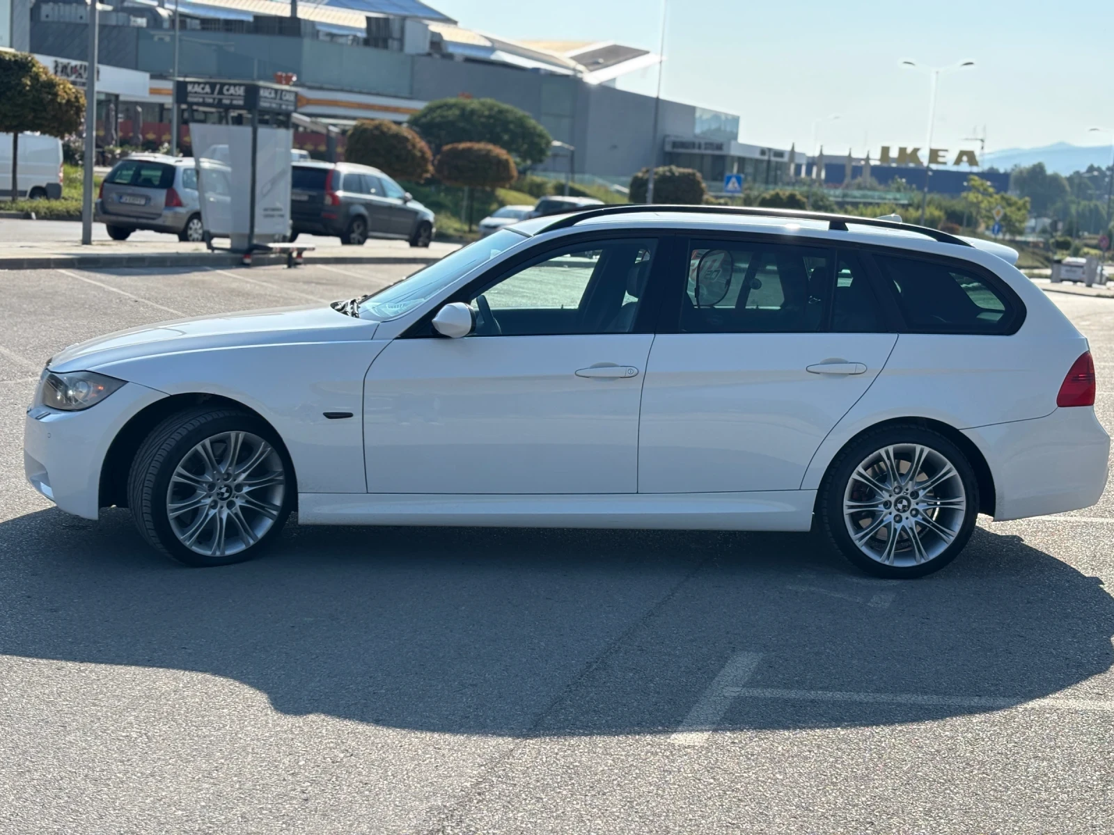 BMW 335 xi, снимка 4 - Автомобили и джипове - 54279597