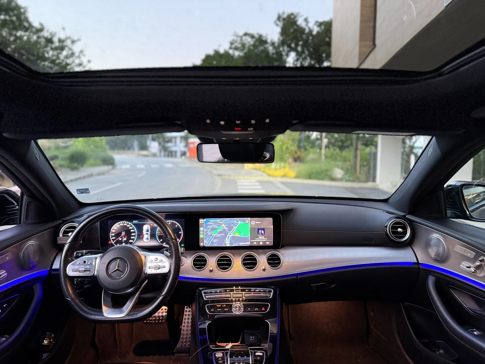 Mercedes-Benz E 220, снимка 9 - Автомобили и джипове - 54661313