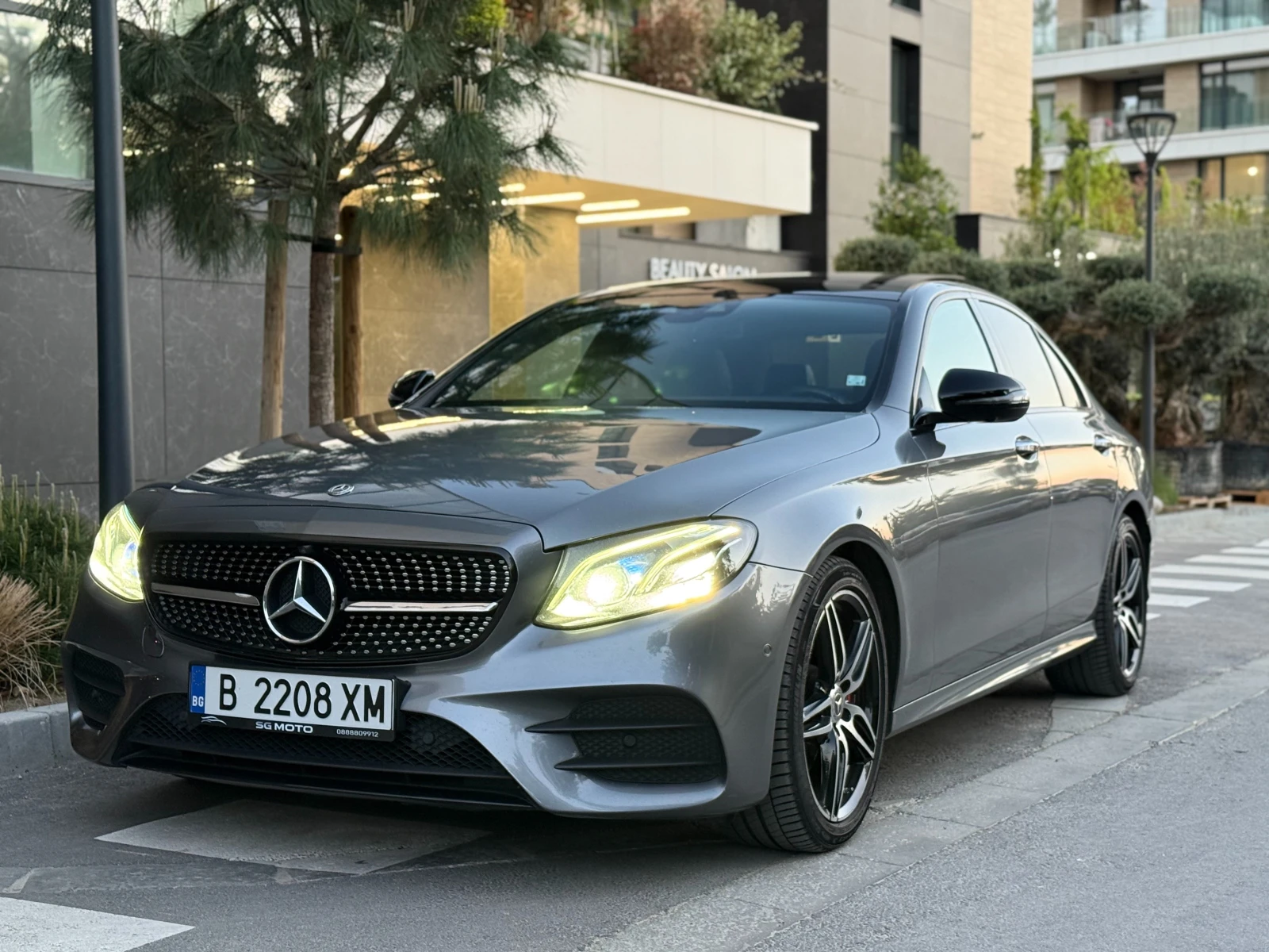 Mercedes-Benz E 220, снимка 2 - Автомобили и джипове - 54661313