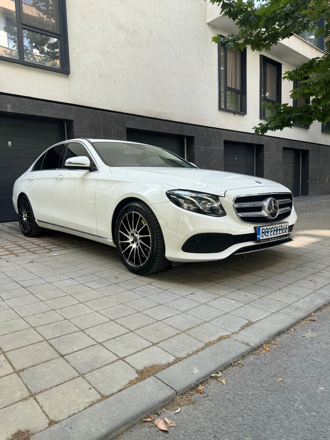 Mercedes-Benz E 350, снимка 3 - Автомобили и джипове - 54981326