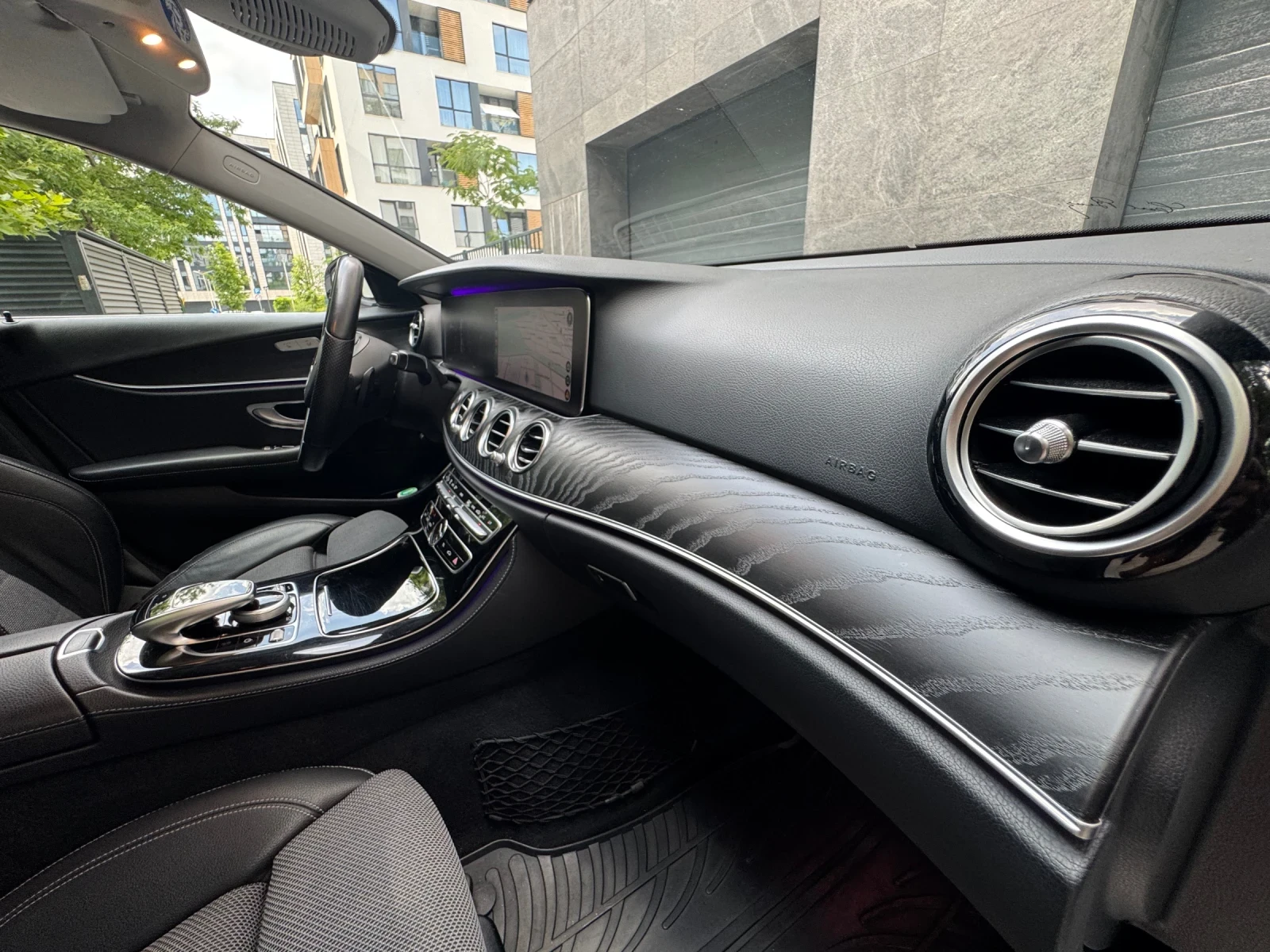Mercedes-Benz E 350, снимка 15 - Автомобили и джипове - 54981326