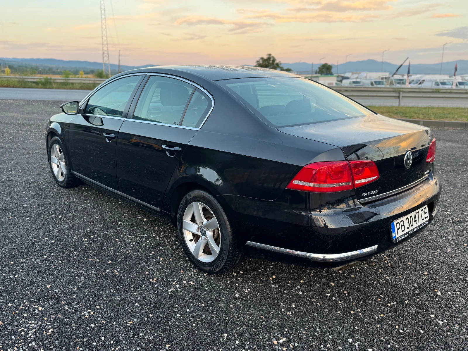 VW Passat 2.0 TDI, снимка 9 - Автомобили и джипове - 55038431