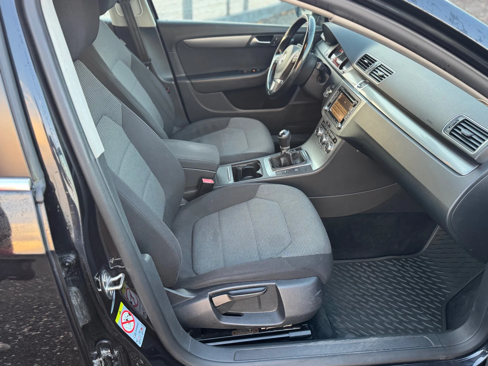 VW Passat 2.0 TDI, снимка 4 - Автомобили и джипове - 55038431
