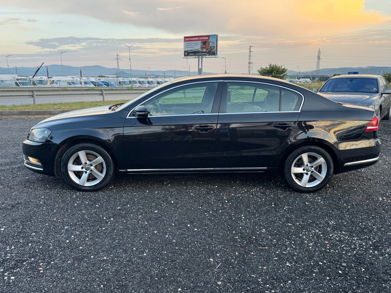 VW Passat 2.0 TDI, снимка 2 - Автомобили и джипове - 55038431