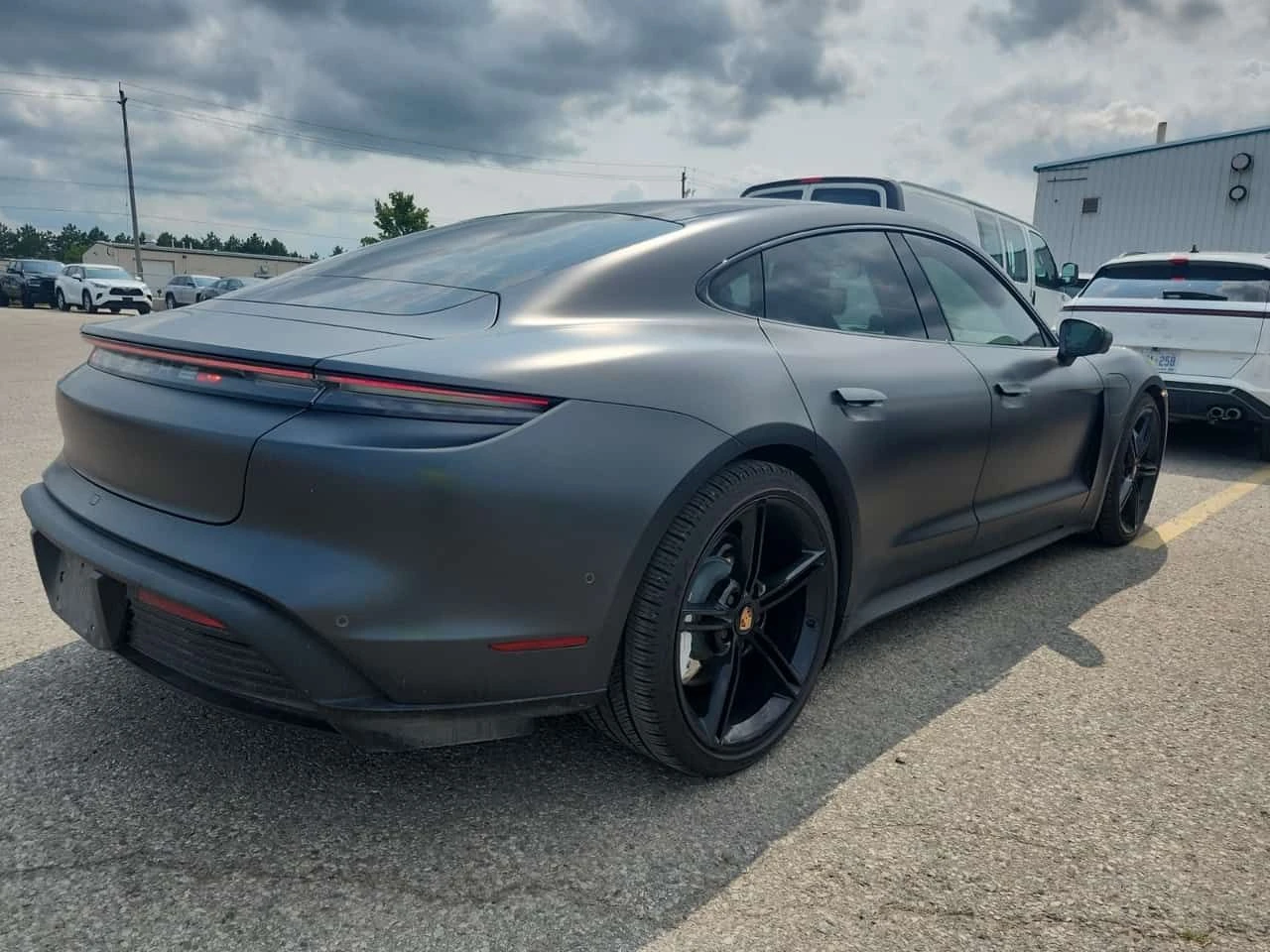 Porsche Taycan * Sedan 4s * CARFAX * БЕЗ ПЪРВОНАЧАЛНА ВНОСКА, снимка 2 - Автомобили и джипове - 55461886