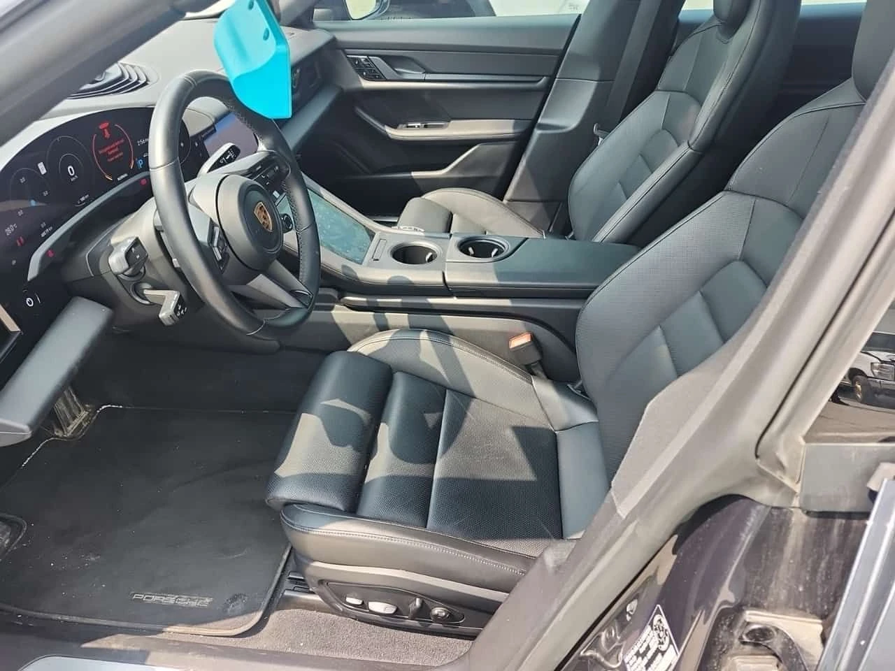 Porsche Taycan * Sedan 4s * CARFAX * БЕЗ ПЪРВОНАЧАЛНА ВНОСКА, снимка 3 - Автомобили и джипове - 55461886
