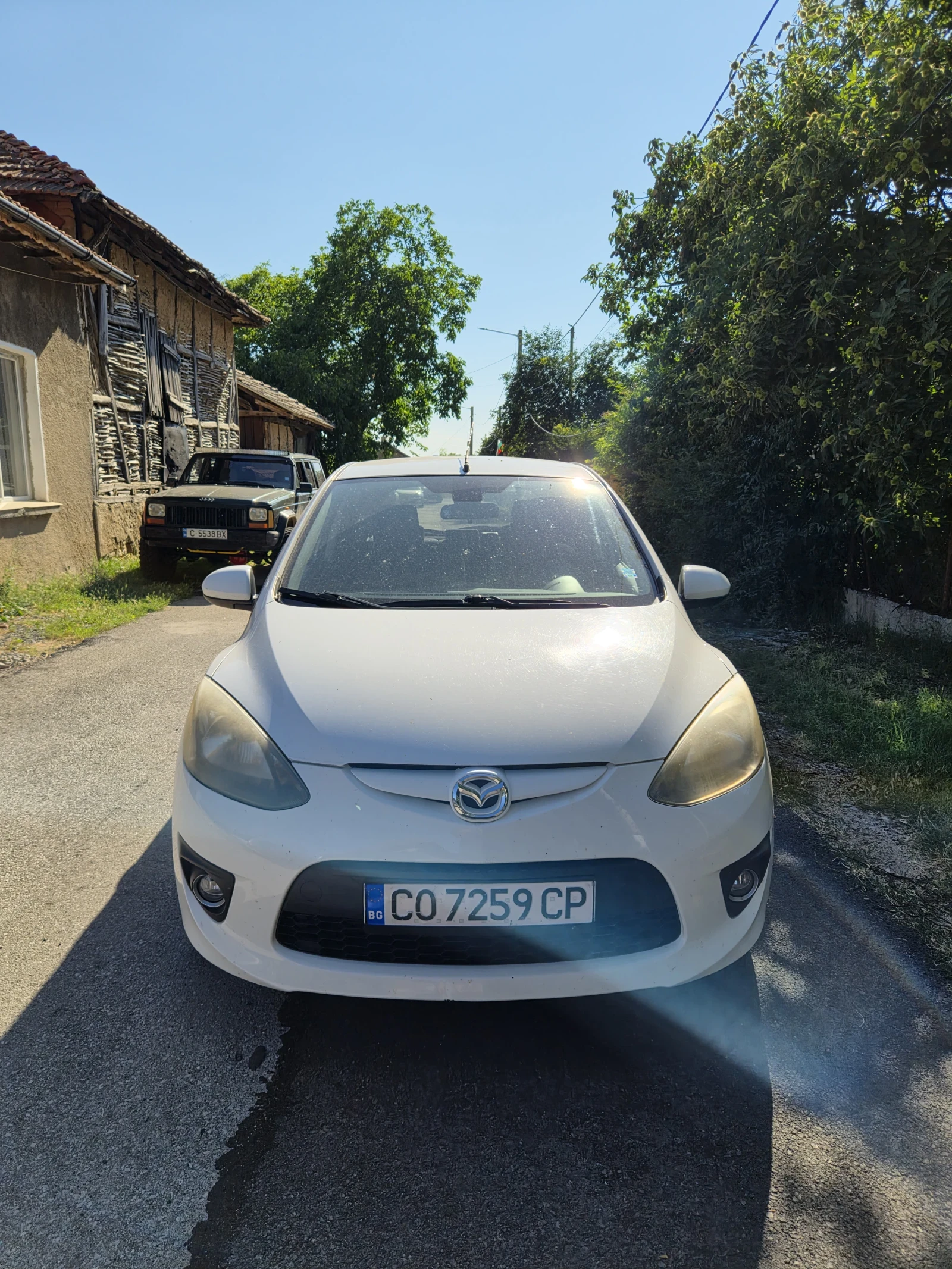 Mazda 2 1.5i, снимка 2 - Автомобили и джипове - 55495936
