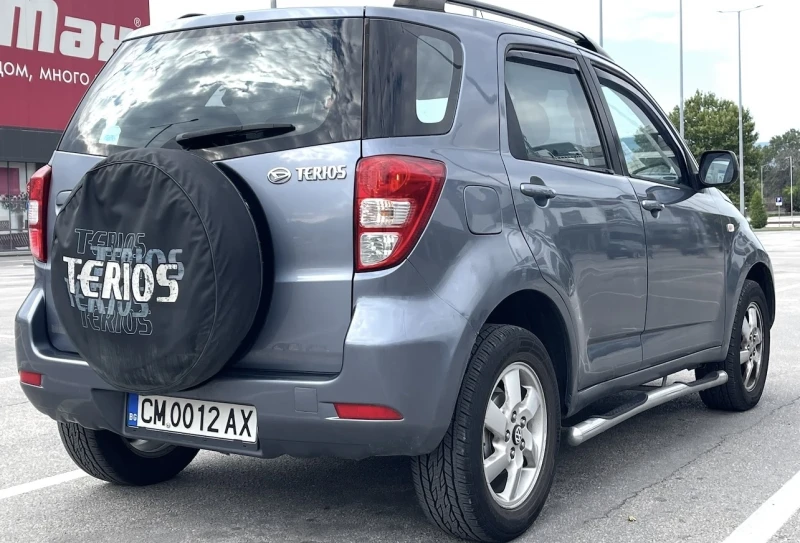 Daihatsu Terios 1.5 105 к.с. 4х4 ГАЗ АВТОМАТИК, КЛИМАТИК TOP!TOP!!, снимка 2 - Автомобили и джипове - 52363127