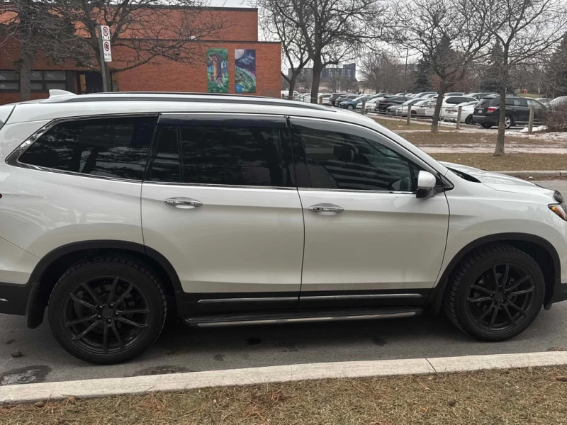 Honda Pilot Touring 7 Passenger  CARFAX, снимка 3 - Автомобили и джипове - 53108332