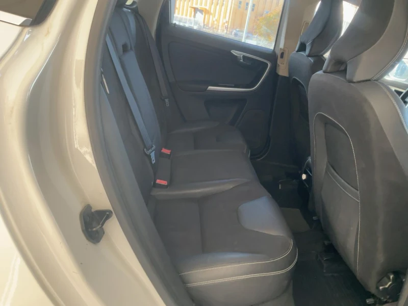Volvo XC60, снимка 9 - Автомобили и джипове - 53174588