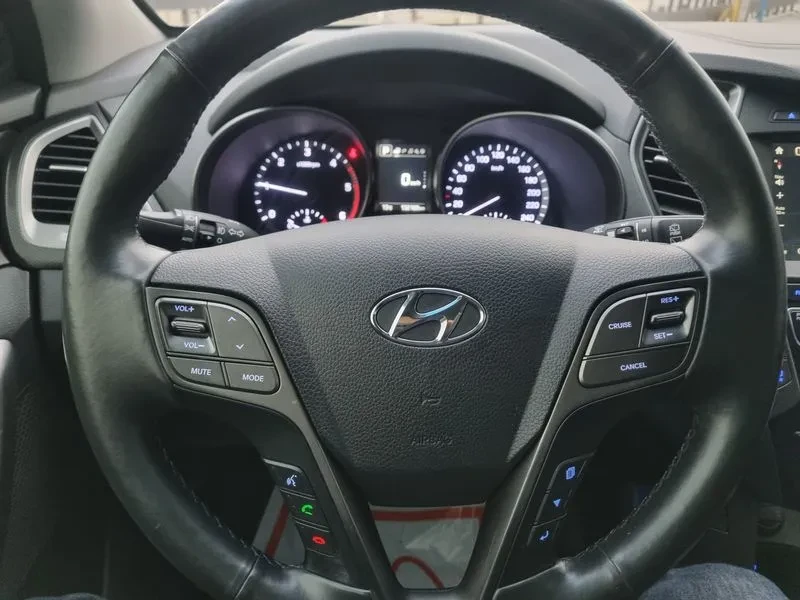 Hyundai Santa fe 2.0, снимка 7 - Автомобили и джипове - 54255445