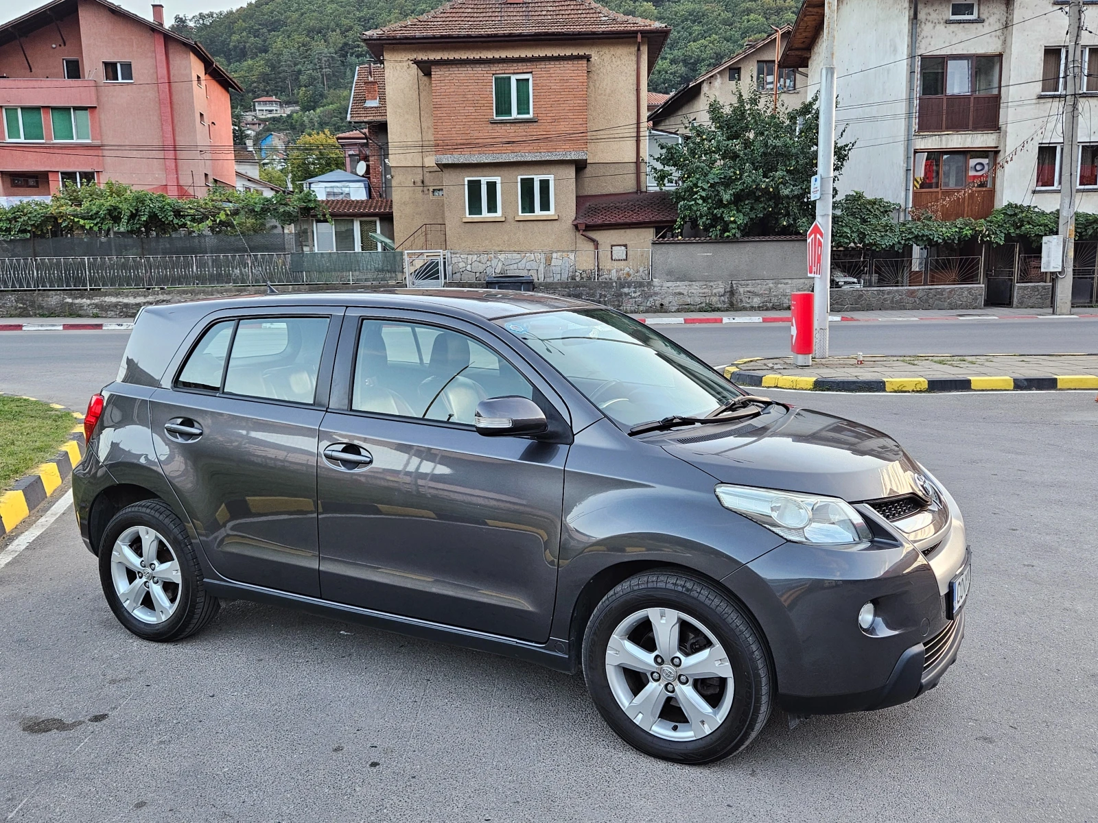 Toyota Urban Cruiser 1.4 D4D  KOJA/NAVIG/4X4/6skorosti - изображение 7