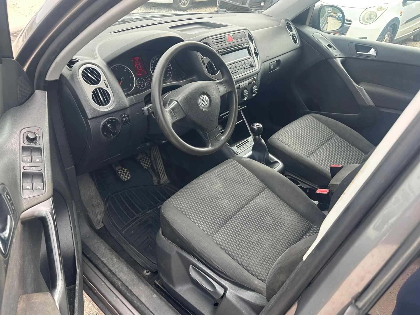 VW Tiguan 2.0/140кс 4х4 климатроник - изображение 9