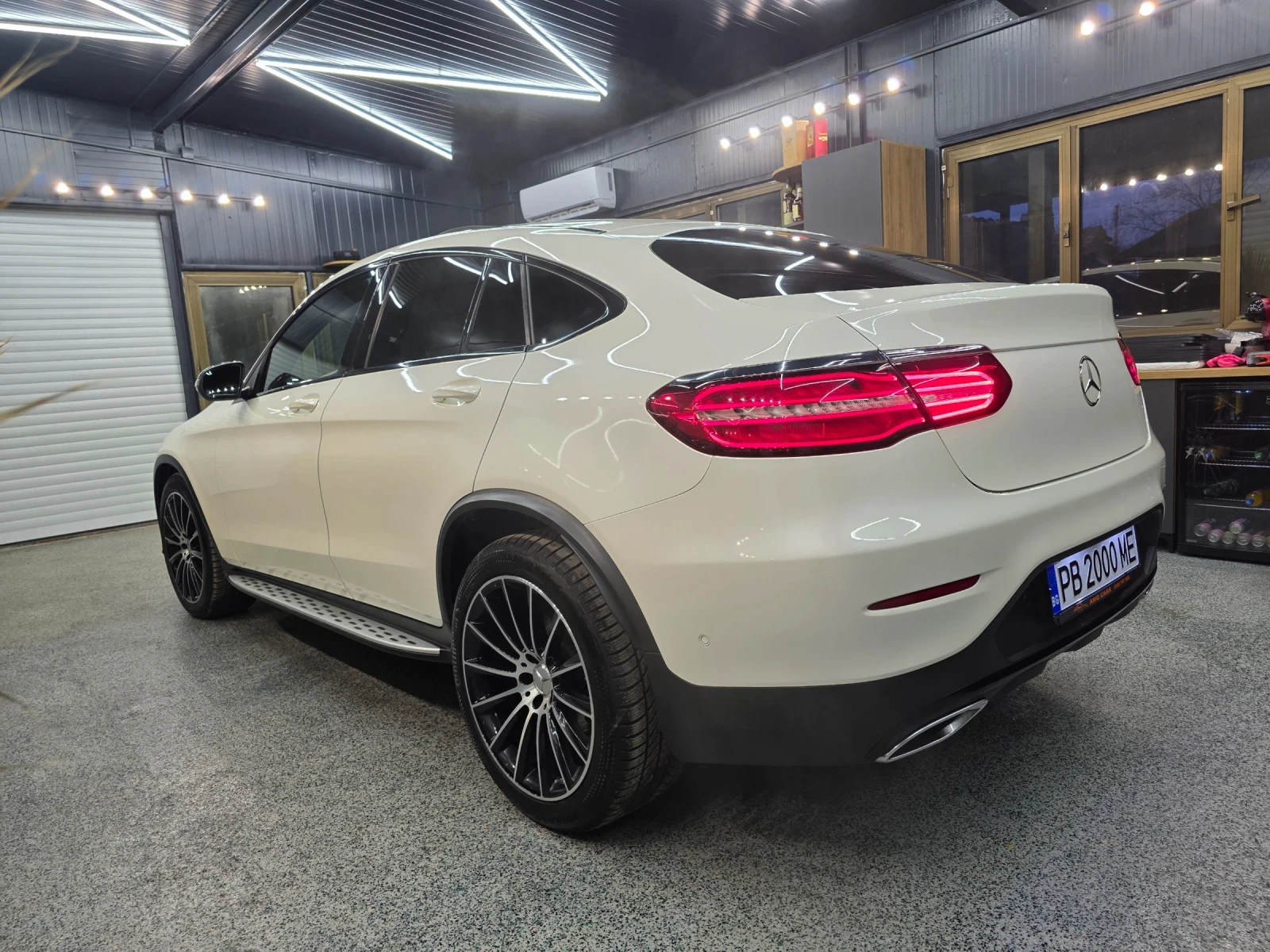 Mercedes-Benz GLC 350 Капарирана !!! AMG BURMESTER 360 - изображение 4