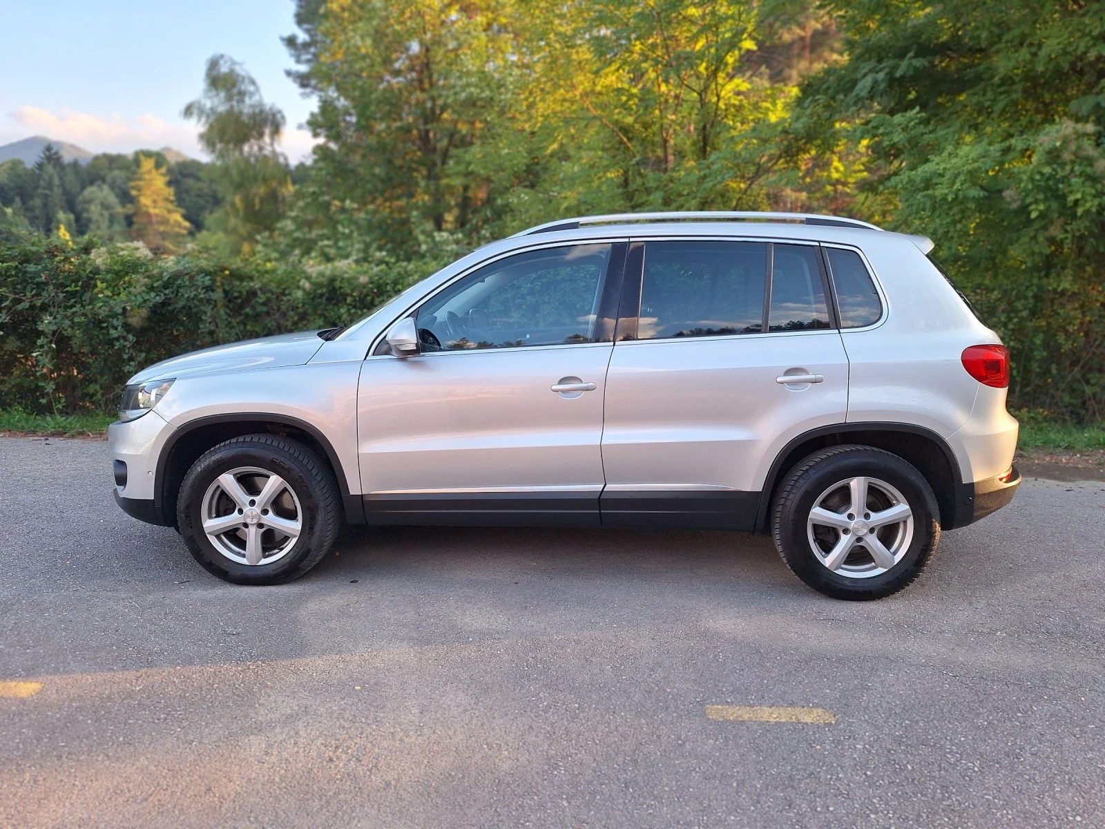 VW Tiguan 2.0 TSI   4х4 - изображение 2