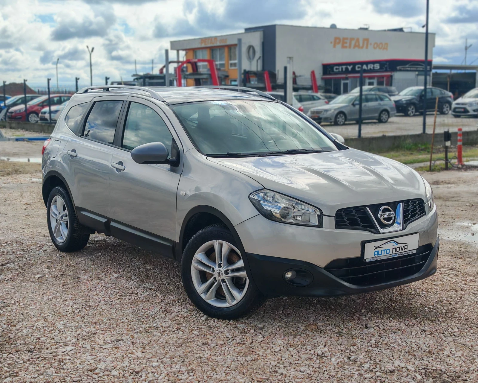 Nissan Qashqai 2.0 141 К.С. БЕНЗИН!4Х4! ПАНОРАМА!7 МЕСТА! , снимка 16 - Автомобили и джипове - 54084626