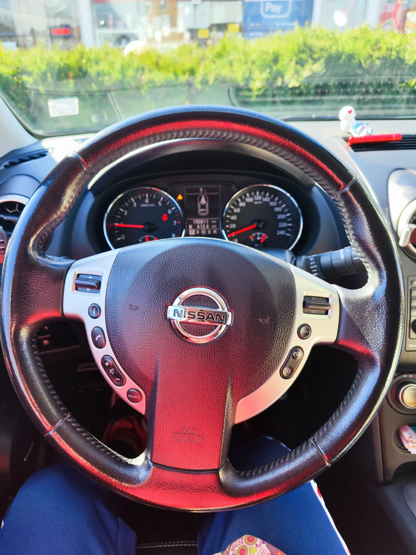 Nissan Qashqai + 2 Tekna , снимка 12 - Автомобили и джипове - 54368875