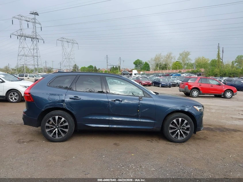 Volvo XC60 2.0l B5 Core Dark Theme, снимка 13 - Автомобили и джипове - 54368406