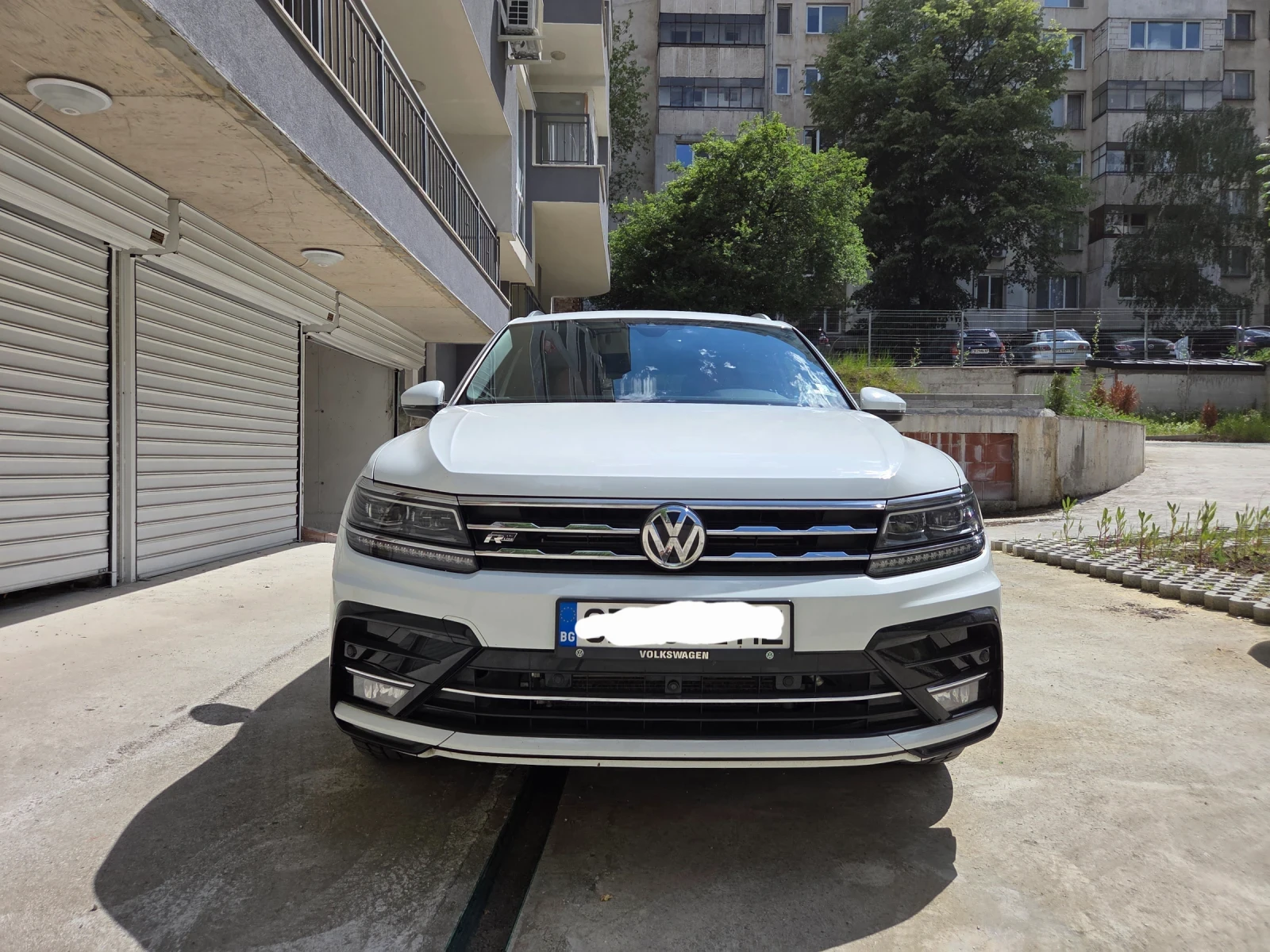 VW Tiguan AllSpace R-Line, снимка 2 - Автомобили и джипове - 54682464