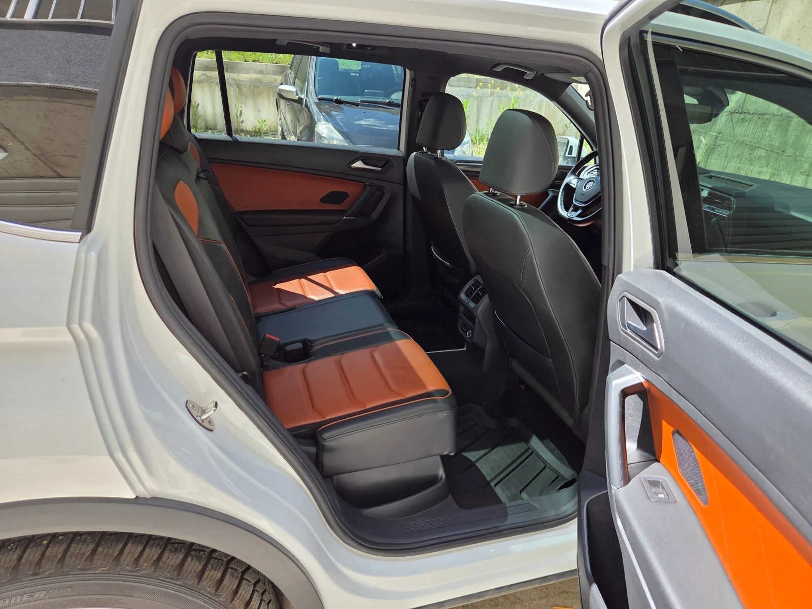 VW Tiguan AllSpace R-Line, снимка 14 - Автомобили и джипове - 54682464