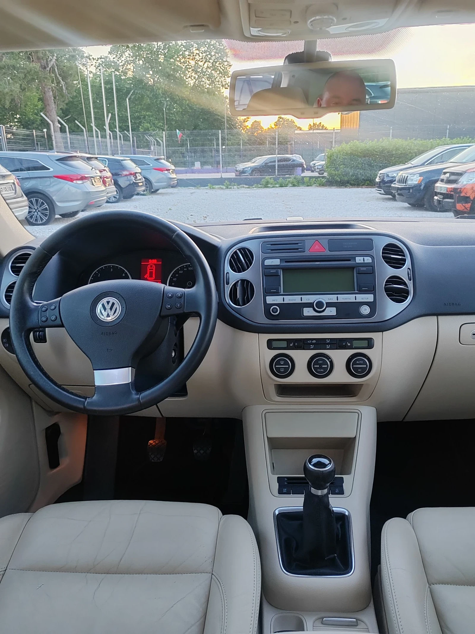 VW Tiguan 2.0, 140к.с. 4х4, снимка 10 - Автомобили и джипове - 54722729