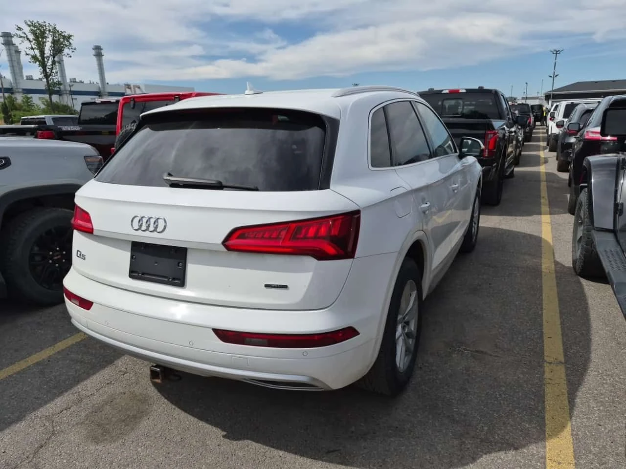 Audi Q5 * PREMIUM * CARFAX * 2 КЛЮЧА * АВТОКРЕДИТ * , снимка 3 - Автомобили и джипове - 55046229