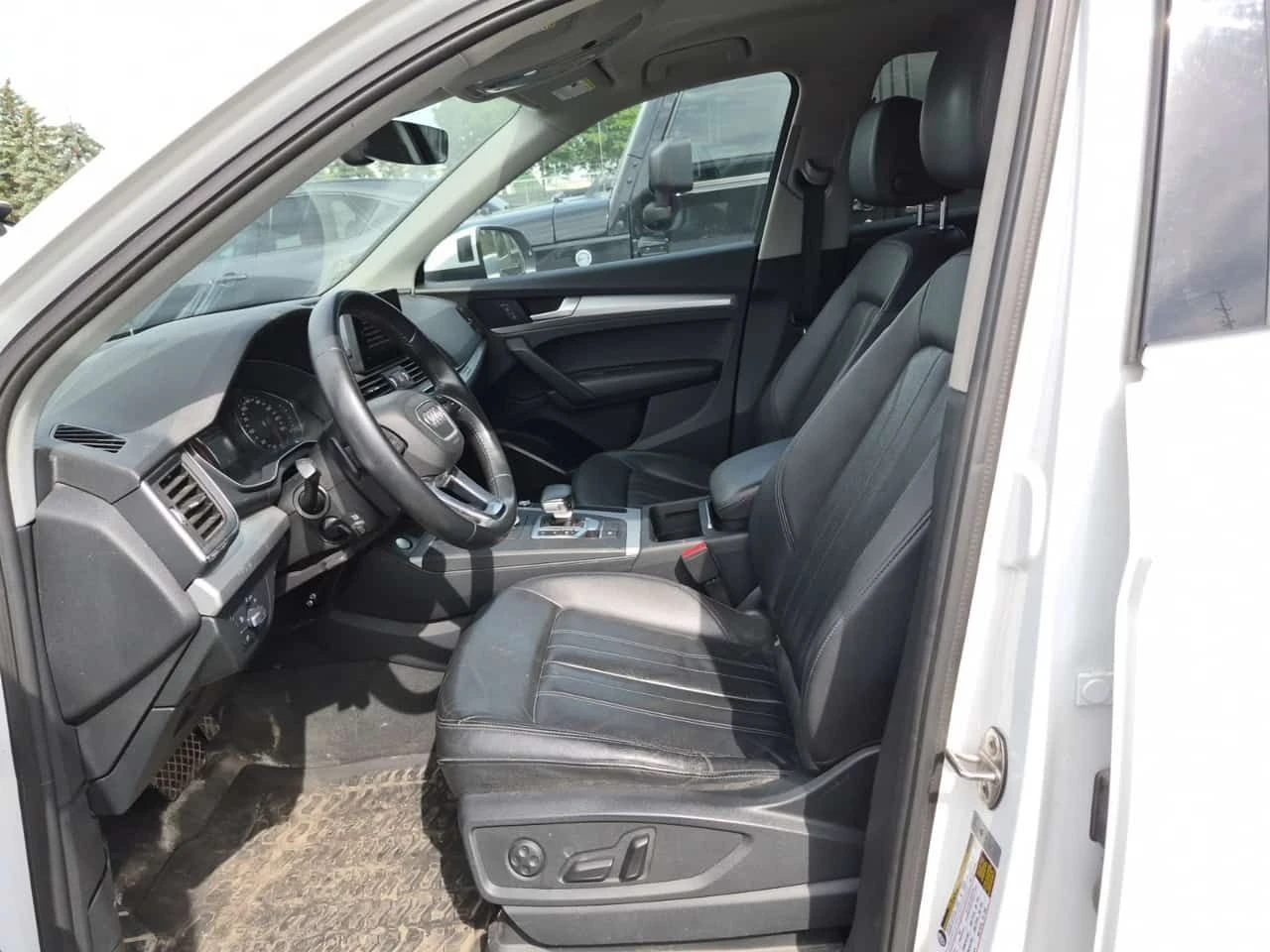 Audi Q5 * PREMIUM * CARFAX * 2 КЛЮЧА * АВТОКРЕДИТ * , снимка 8 - Автомобили и джипове - 55046229