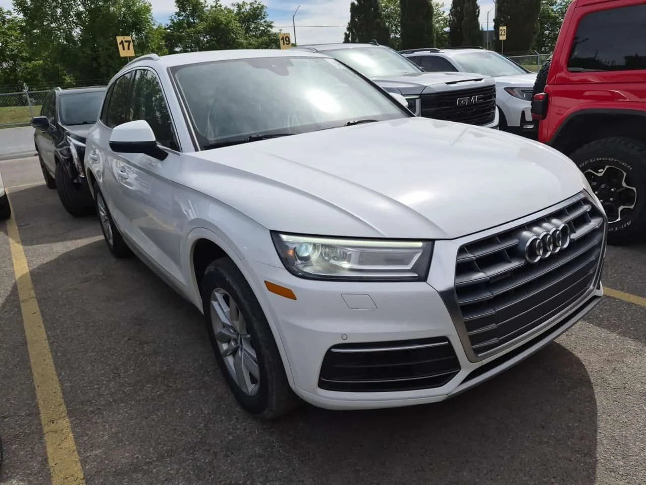 Audi Q5 * PREMIUM * CARFAX * 2 КЛЮЧА * АВТОКРЕДИТ * , снимка 2 - Автомобили и джипове - 55046229