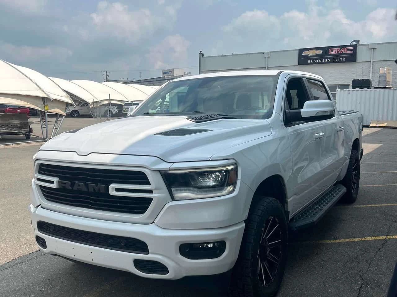 Dodge RAM 1500 * Sport * CARFAX * БЕЗ ПЪРВОНАЧАЛНА ВНОСКА, снимка 2 - Автомобили и джипове - 55129692