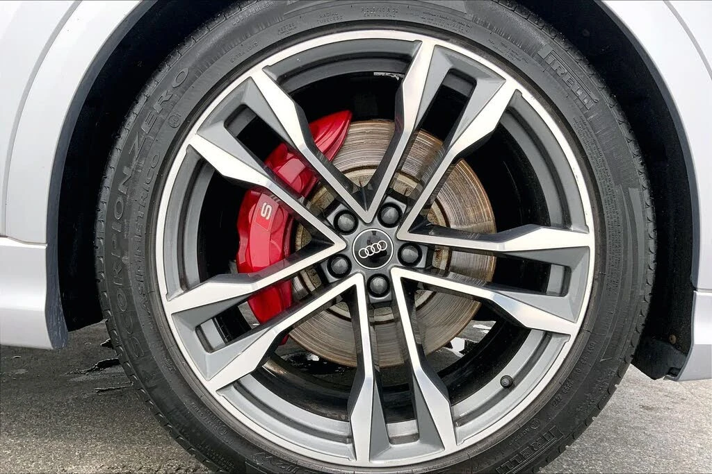 Audi SQ8 4.0T* BLACK OPTIC* B&O* HEAD UP* CARBON* 360 CAM* , снимка 7 - Автомобили и джипове - 55303460