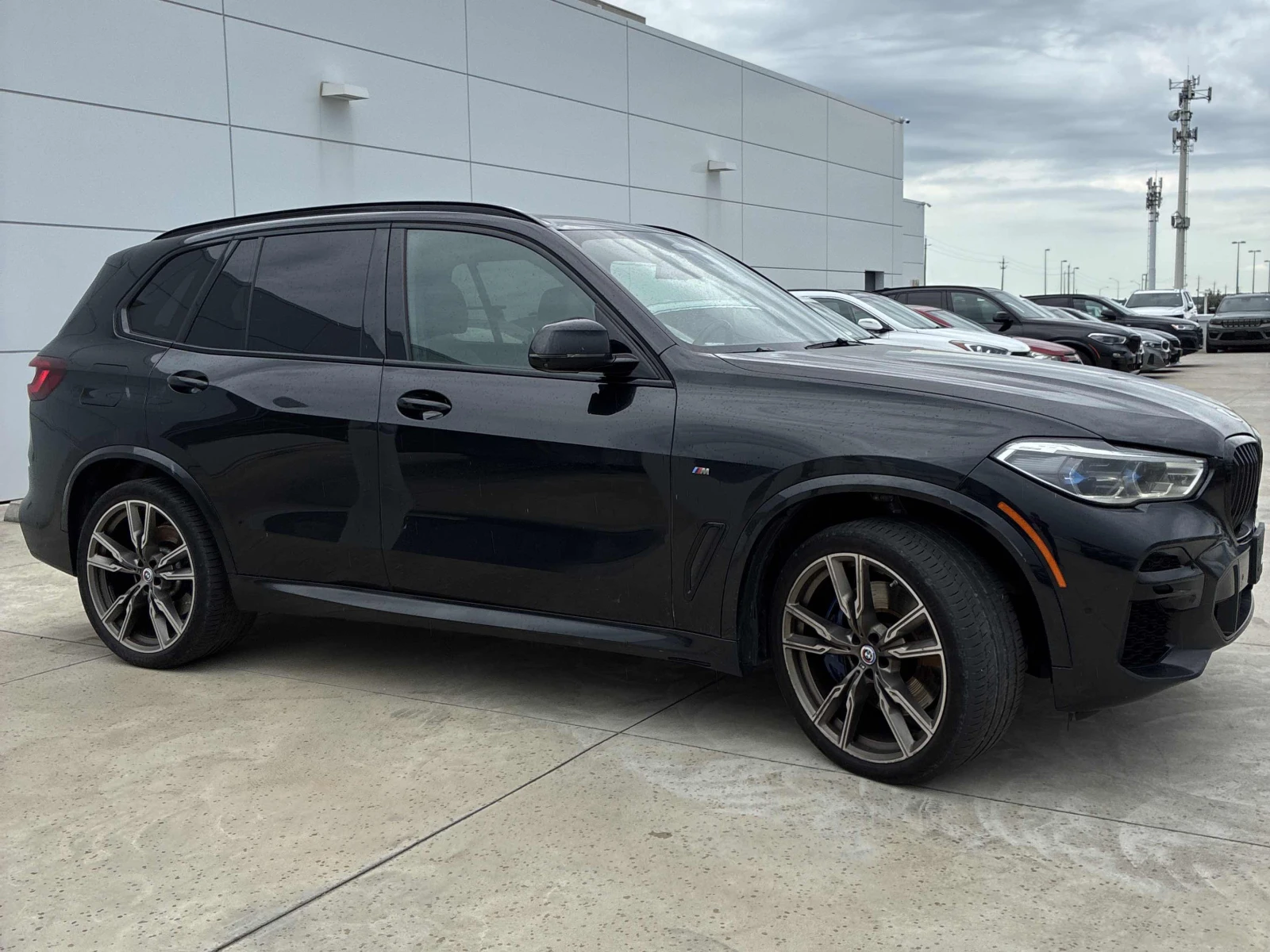 BMW X5 M50i / Всички екстри за модела / Carfax, снимка 3 - Автомобили и джипове - 55972931