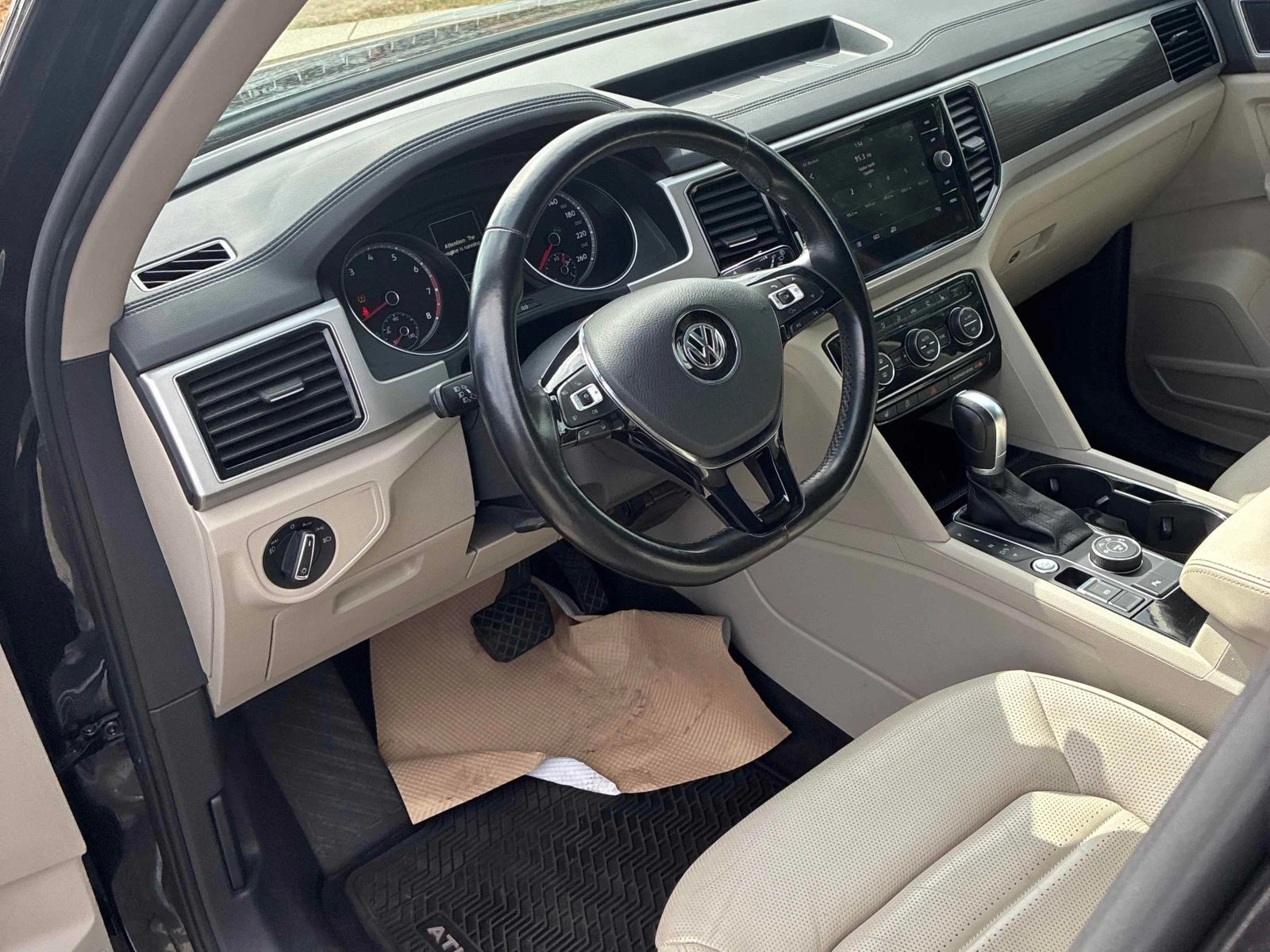 VW Atlas * Highline * CARFAX * БЕЗ ПЪРВОНАЧАЛНА ВНОСКА, снимка 5 - Автомобили и джипове - 56089980