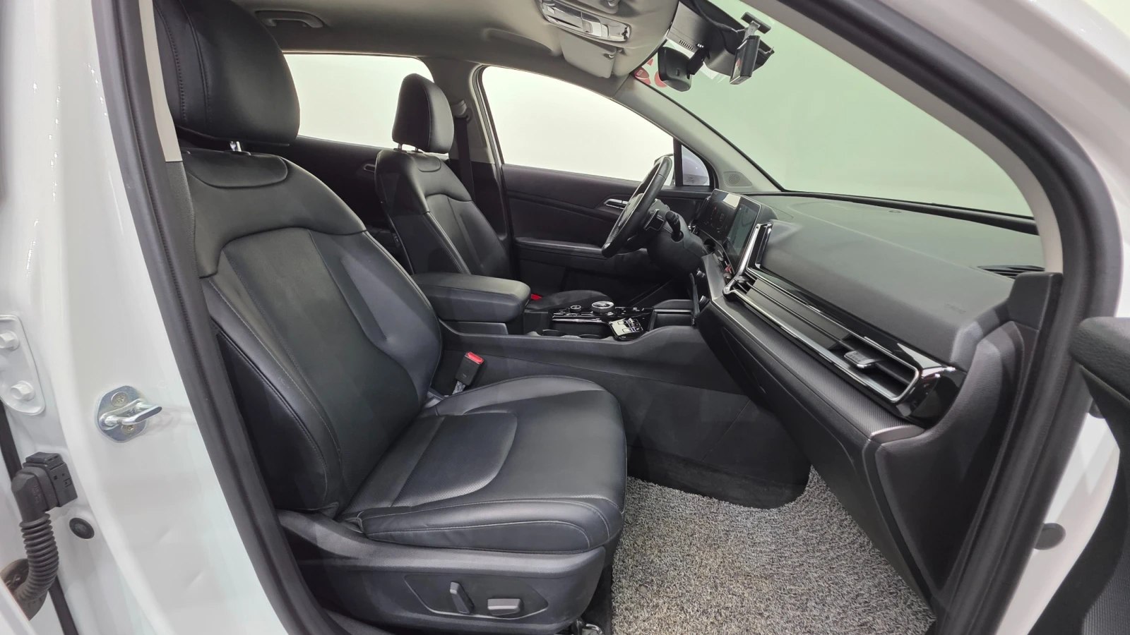Kia Sportage 1.6 T-GDI Noblesse | Вентилация | Adaptive Cruise, снимка 8 - Автомобили и джипове - 56213431