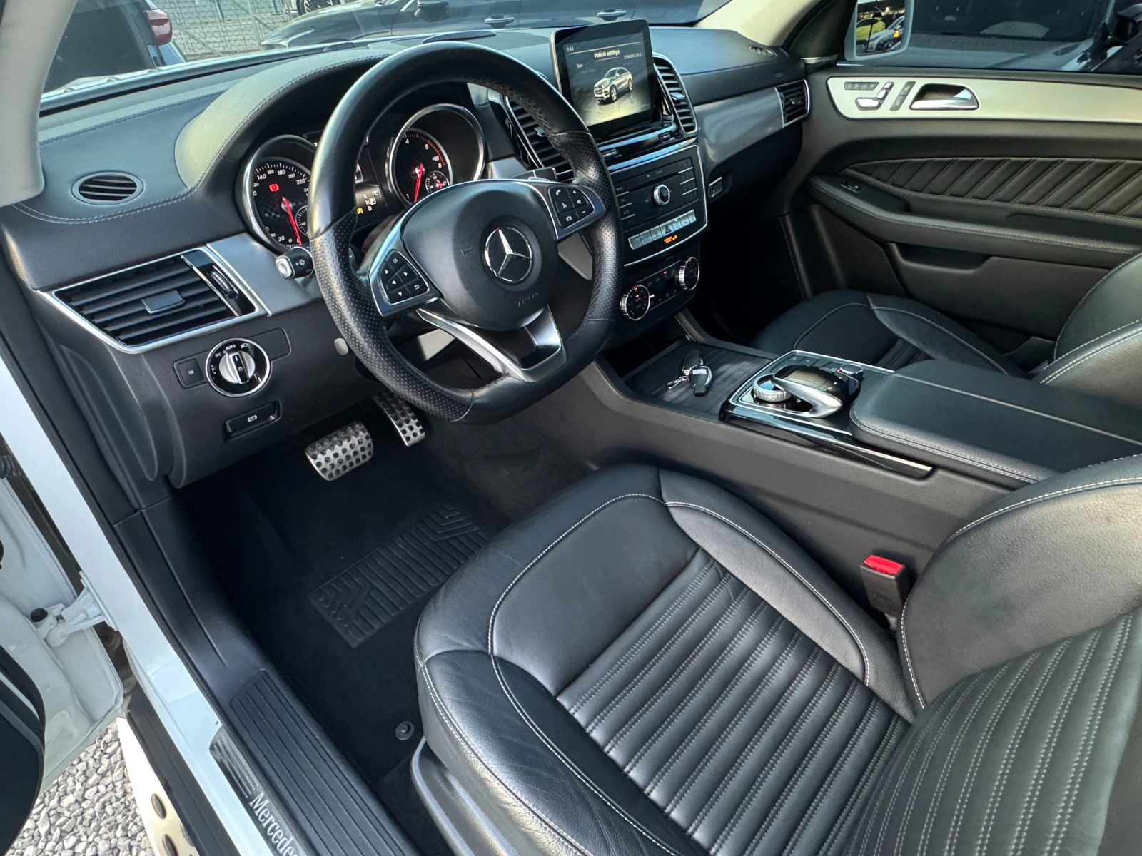 Mercedes-Benz GLE Coupe 350D ! 4matic ! AMG Line ! 9G-tronic !, снимка 8 - Автомобили и джипове - 56328523
