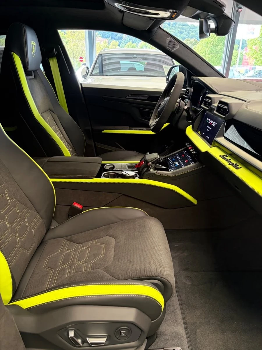 Lamborghini Urus SE / FACELIFT / DARK PACKAGE / CERAMIC / PANO/ HUD, снимка 13 - Автомобили и джипове - 56370084
