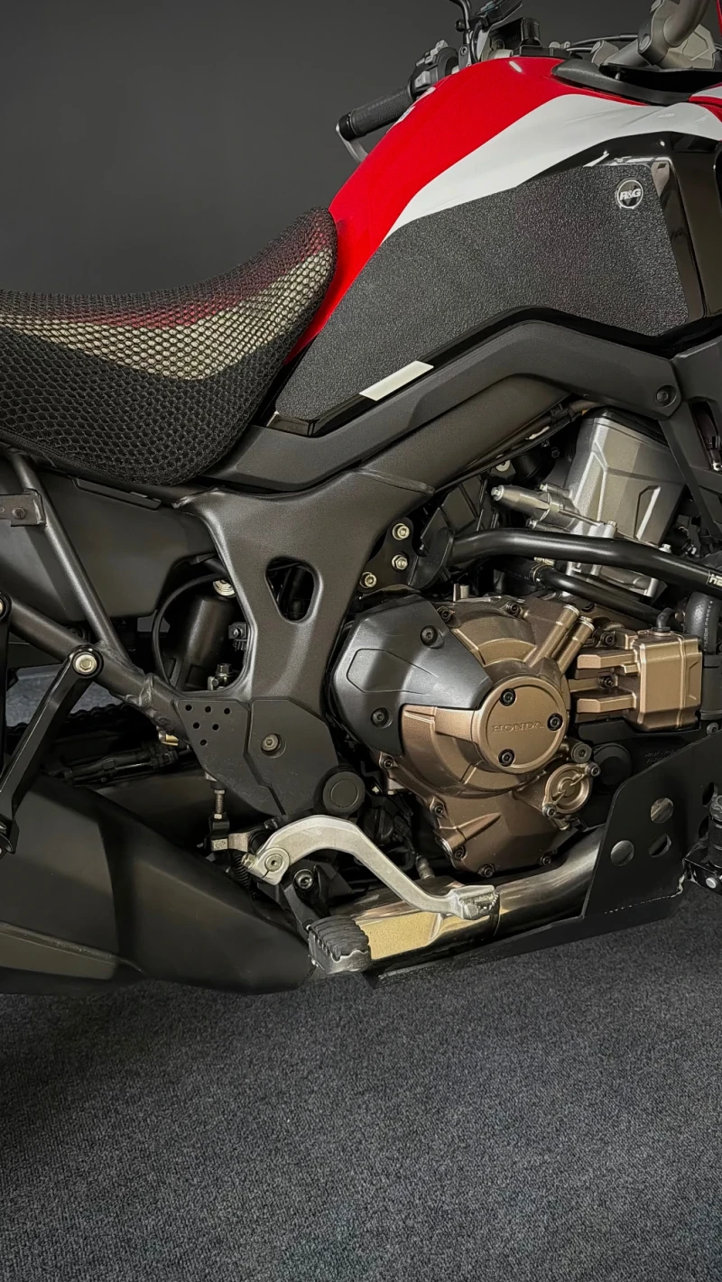 Honda Crf 1000 Africa Twin ABS/Bluetooth/Navi/Led 18 000 км, снимка 7 - Мотоциклети и мототехника - 53502336