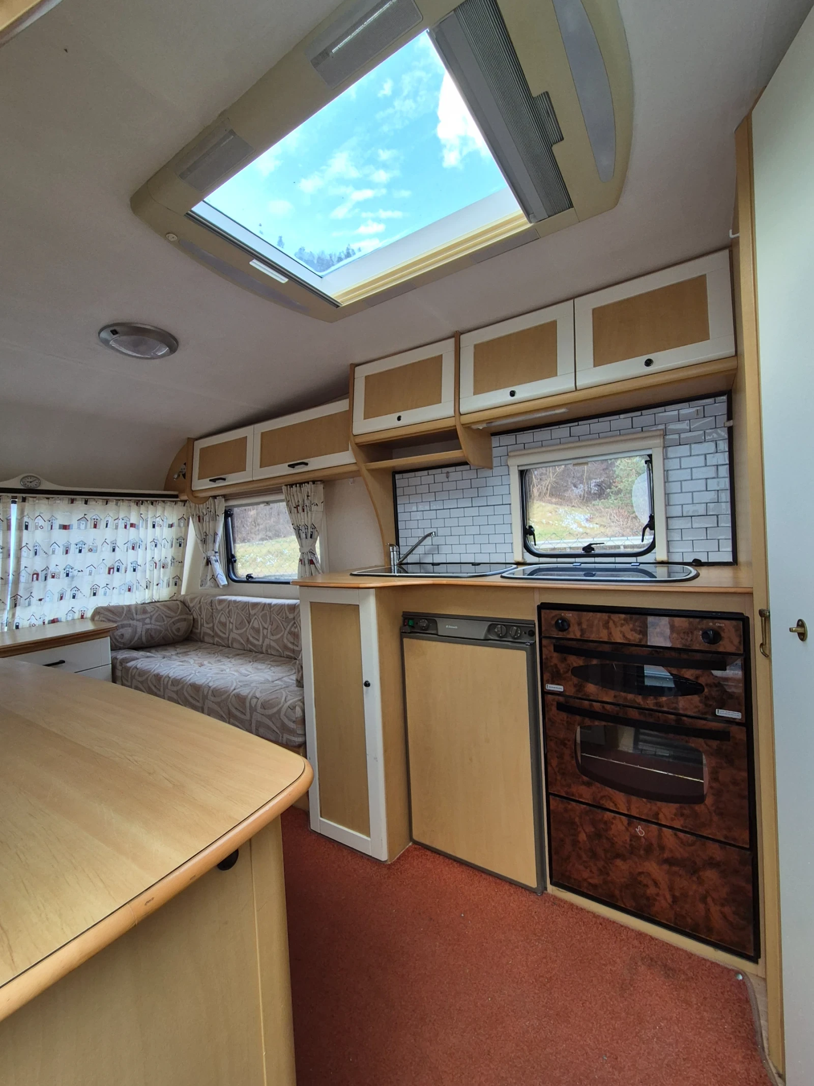 Каравана Bailey, снимка 6 - Каравани и кемпери - 54087939