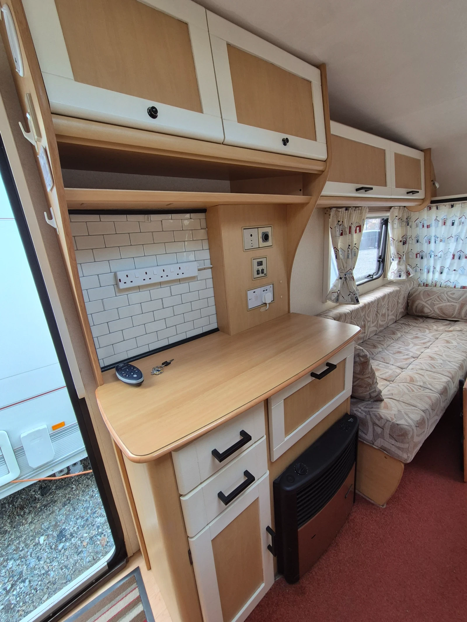 Каравана Bailey, снимка 16 - Каравани и кемпери - 54087939