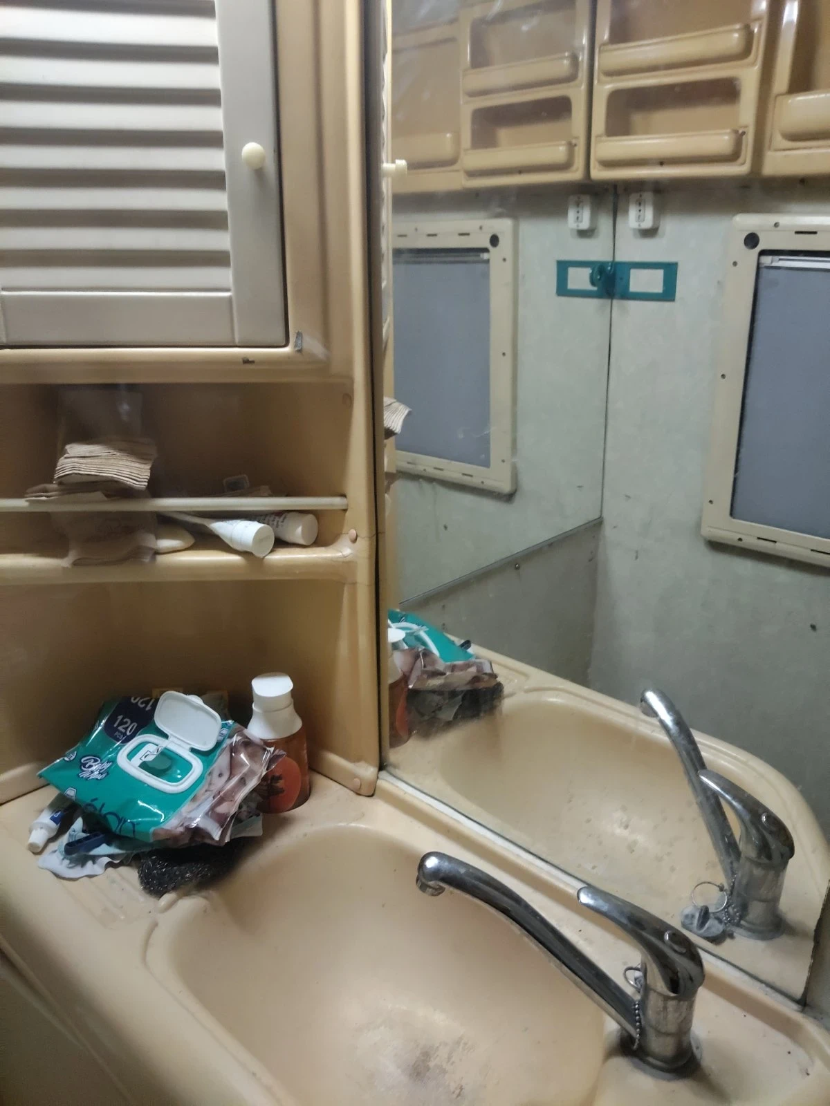 Кемпер Ford Транзит , снимка 5 - Каравани и кемпери - 54335107