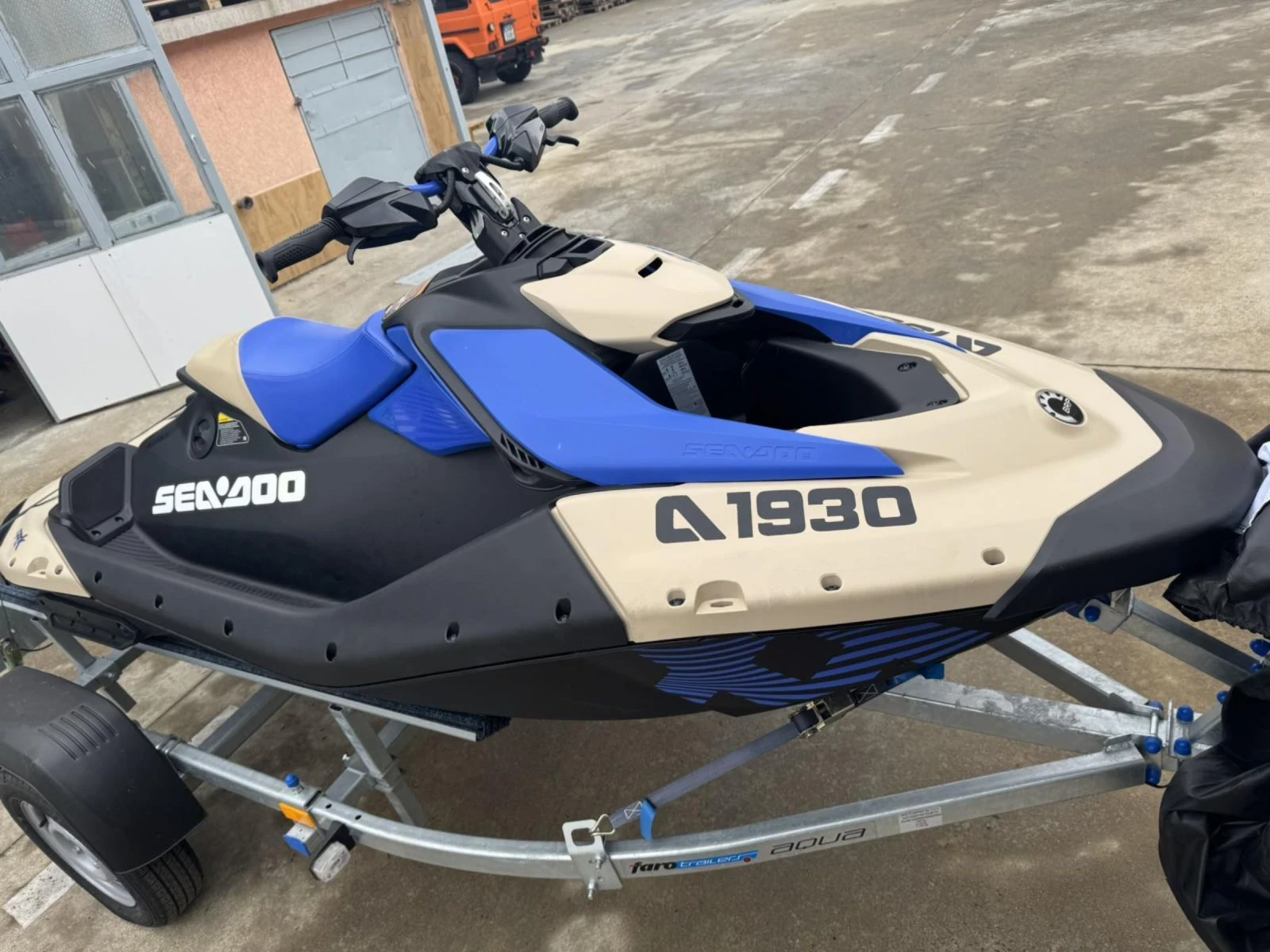 Джет Bombardier Sea Doo Spark Trixx , снимка 3 - Воден транспорт - 53963903