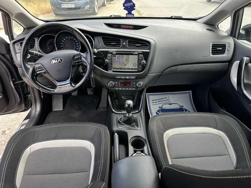 Kia Ceed 1.6GDI Панорама.Навигация., снимка 10 - Автомобили и джипове - 46448767
