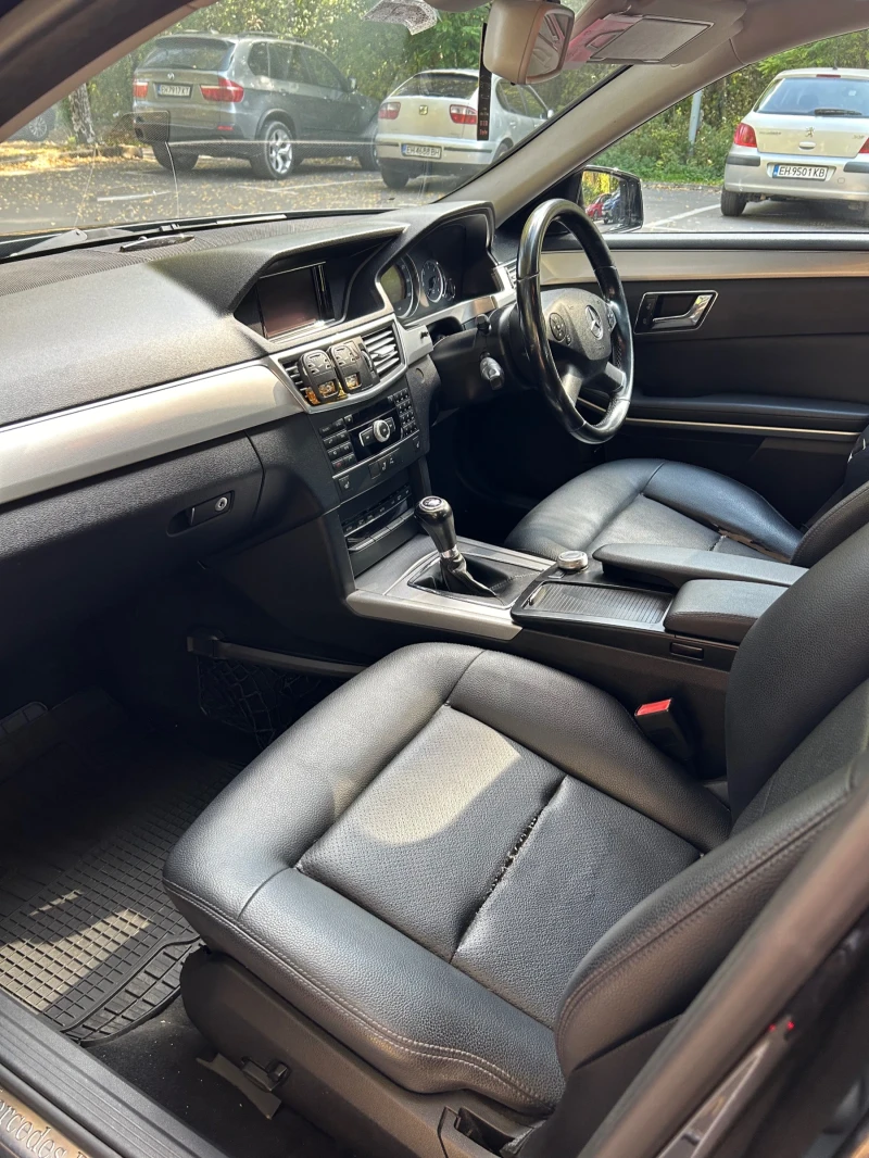 Mercedes-Benz E 220 2.2CDI, снимка 8 - Автомобили и джипове - 47347323